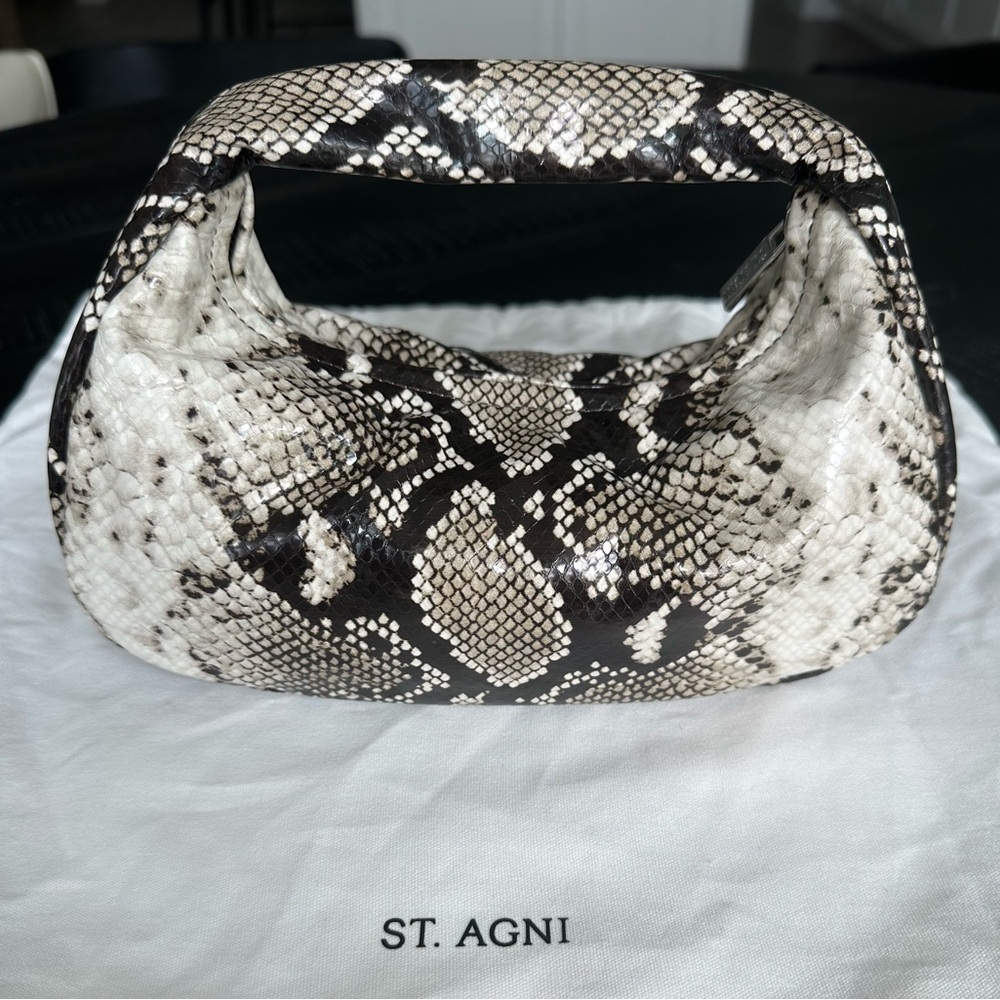 St. Agni Mini Bon Bon in Python